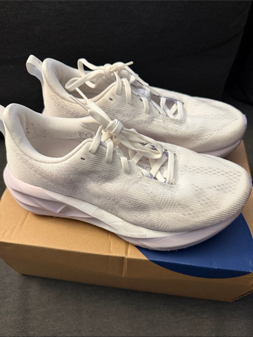 Asics Novablast 5 Women's Sneakers